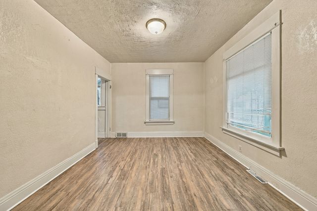 1425 W 15th Street, Davenport, IA 52804