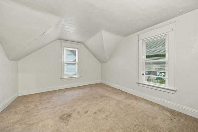 1425 W 15th Street, Davenport, IA 52804