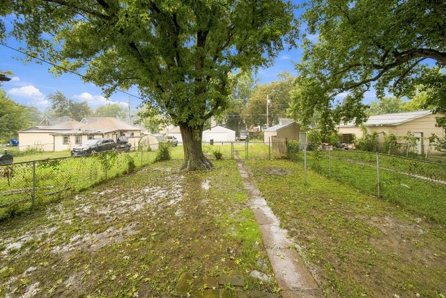 1425 W 15th Street, Davenport, IA 52804