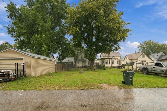 1425 W 15th Street, Davenport, IA 52804