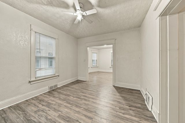 1425 W 15th Street, Davenport, IA 52804