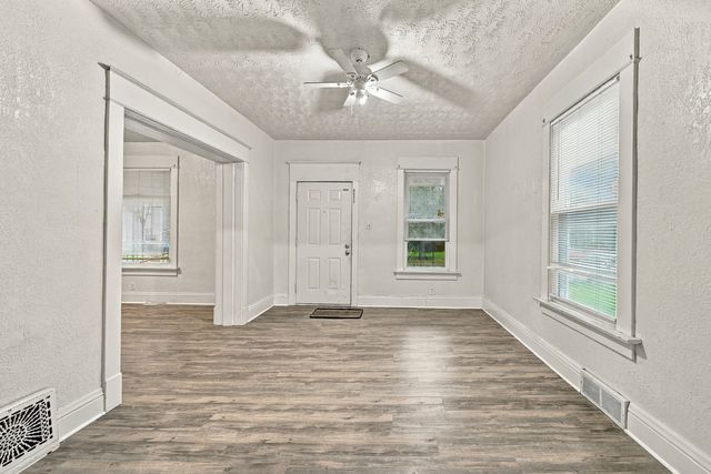1425 W 15th Street, Davenport, IA 52804