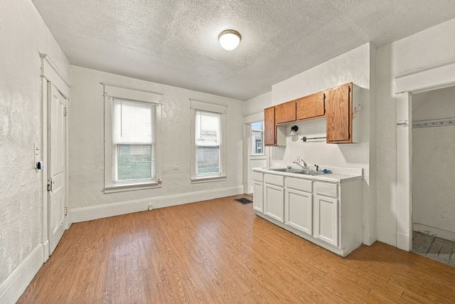 1425 W 15th Street, Davenport, IA 52804