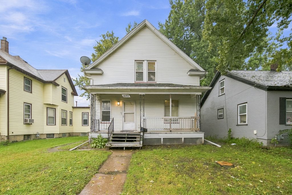 1425 W 15th Street, Davenport, IA 52804