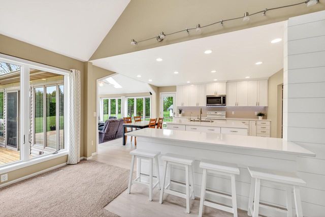 2717 Olin Way, Sun Prairie, WI 53590