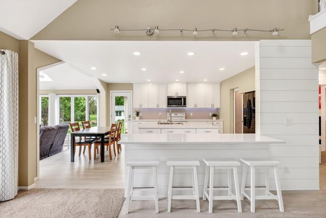 2717 Olin Way, Sun Prairie, WI 53590