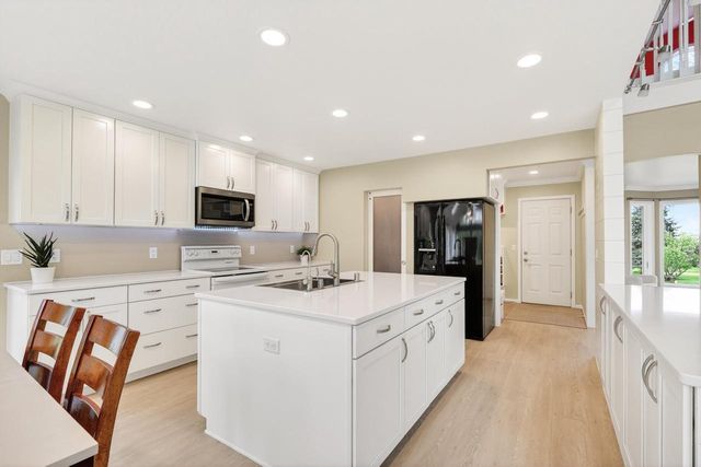 2717 Olin Way, Sun Prairie, WI 53590