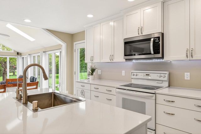 2717 Olin Way, Sun Prairie, WI 53590