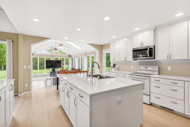 2717 Olin Way, Sun Prairie, WI 53590