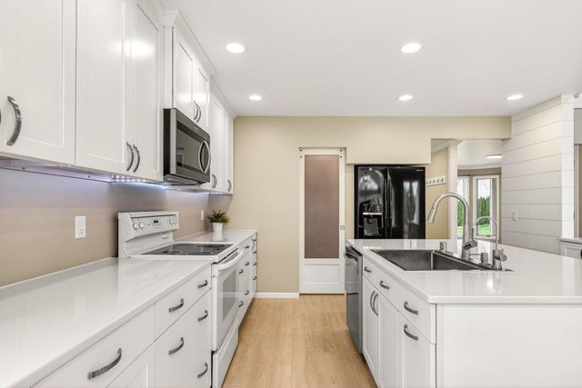 2717 Olin Way, Sun Prairie, WI 53590