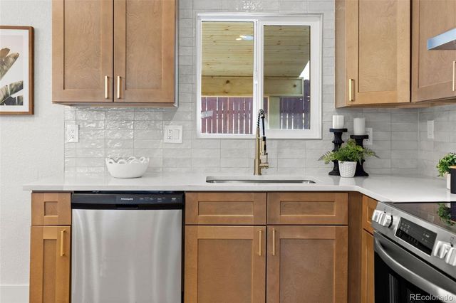 3698 S Norfolk Way, Aurora, CO 80013