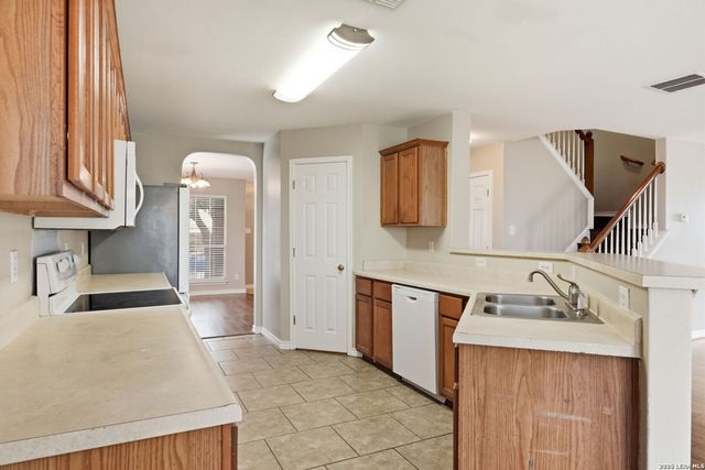 423 DONALAN DR, Converse, TX 78109
