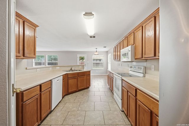 423 DONALAN DR, Converse, TX 78109