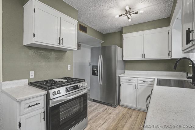 7854 E King Street, Tulsa, OK 74115