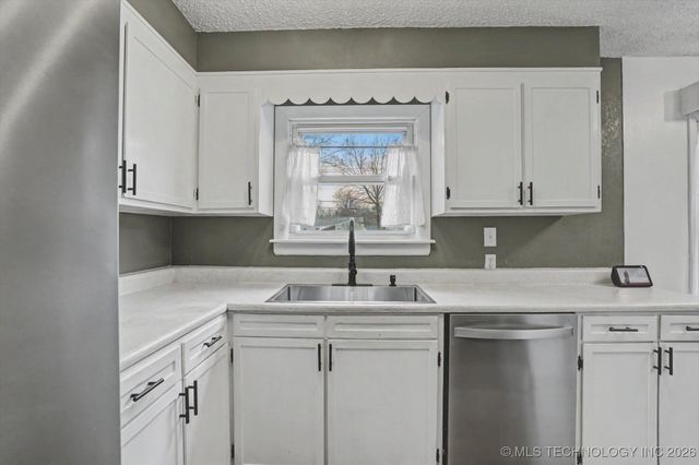 7854 E King Street, Tulsa, OK 74115