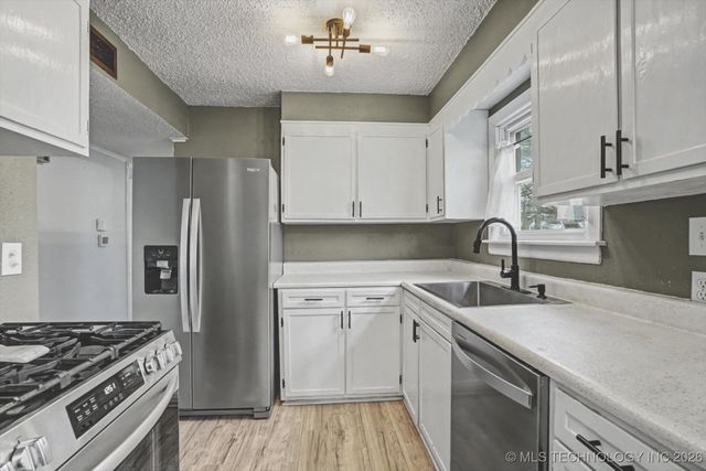 7854 E King Street, Tulsa, OK 74115