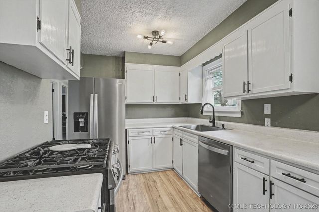 7854 E King Street, Tulsa, OK 74115