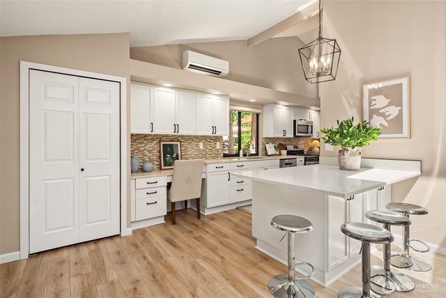 3415 211th Avenue NE, Sammamish, WA 98074