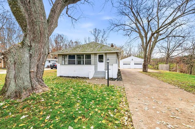 19602 Greenacre Street, South Bend, IN 46637