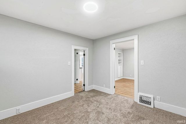 19602 Greenacre Street, South Bend, IN 46637