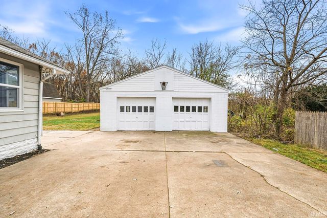 19602 Greenacre Street, South Bend, IN 46637