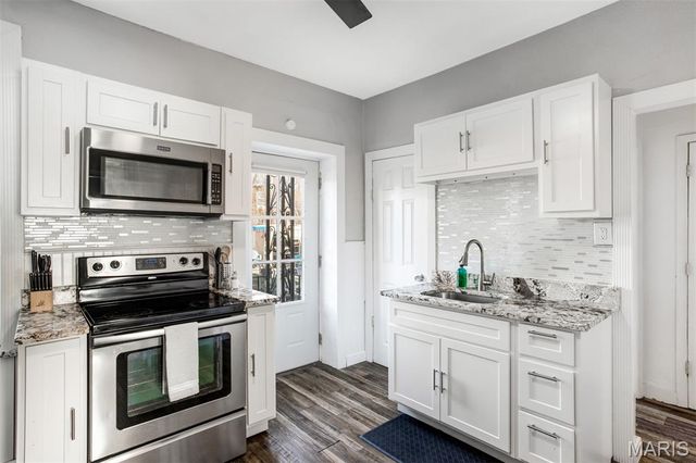 3231 Gravois Avenue, St Louis, MO 63118