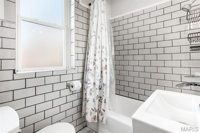 3231 Gravois Avenue, St Louis, MO 63118