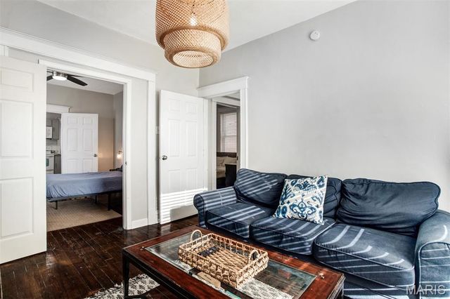 3231 Gravois Avenue, St Louis, MO 63118