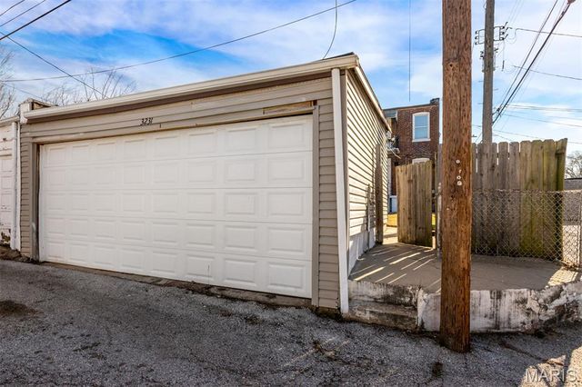 3231 Gravois Avenue, St Louis, MO 63118