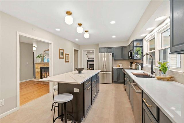 2826 Grandview Boulevard, Madison, WI 53713