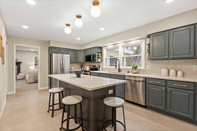 2826 Grandview Boulevard, Madison, WI 53713