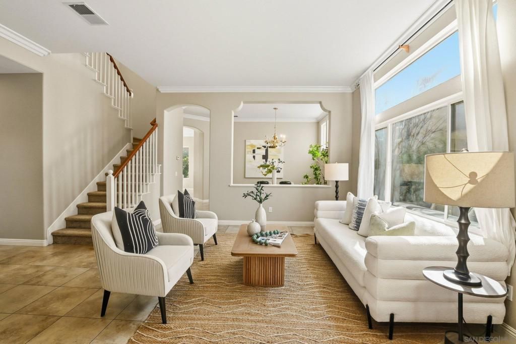 Image 15 of property listing at 10648 Briarlake Woods Dr, San Diego, CA 92130