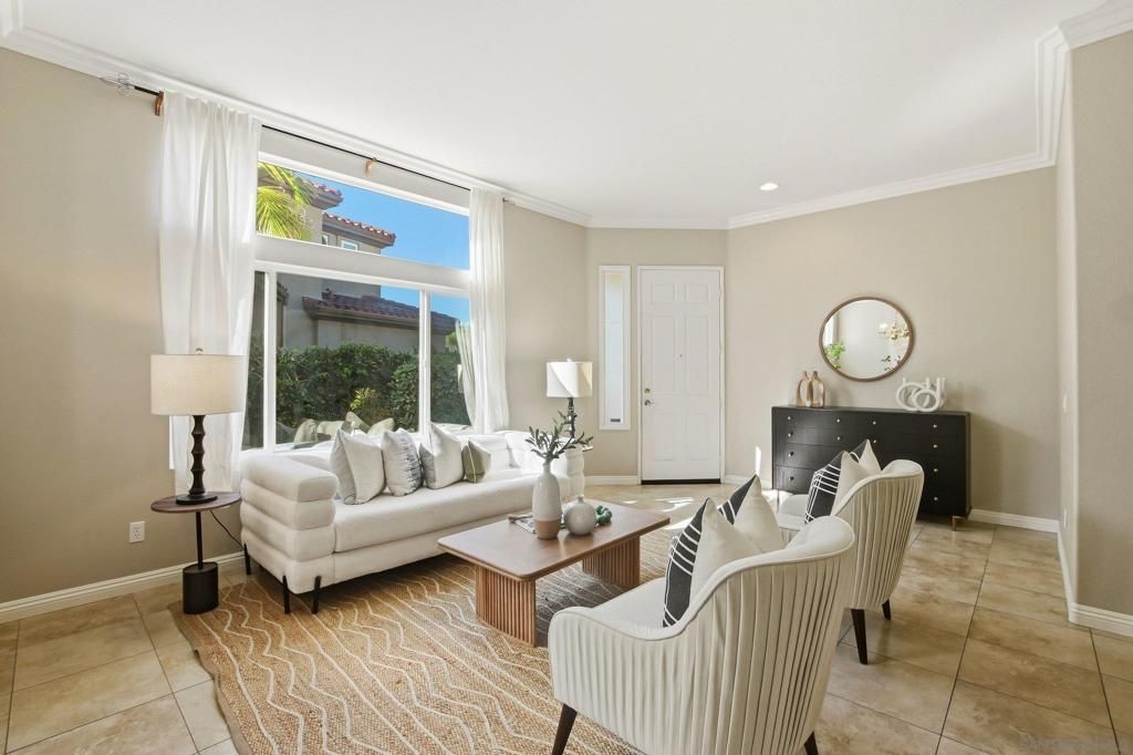 Image 16 of property listing at 10648 Briarlake Woods Dr, San Diego, CA 92130