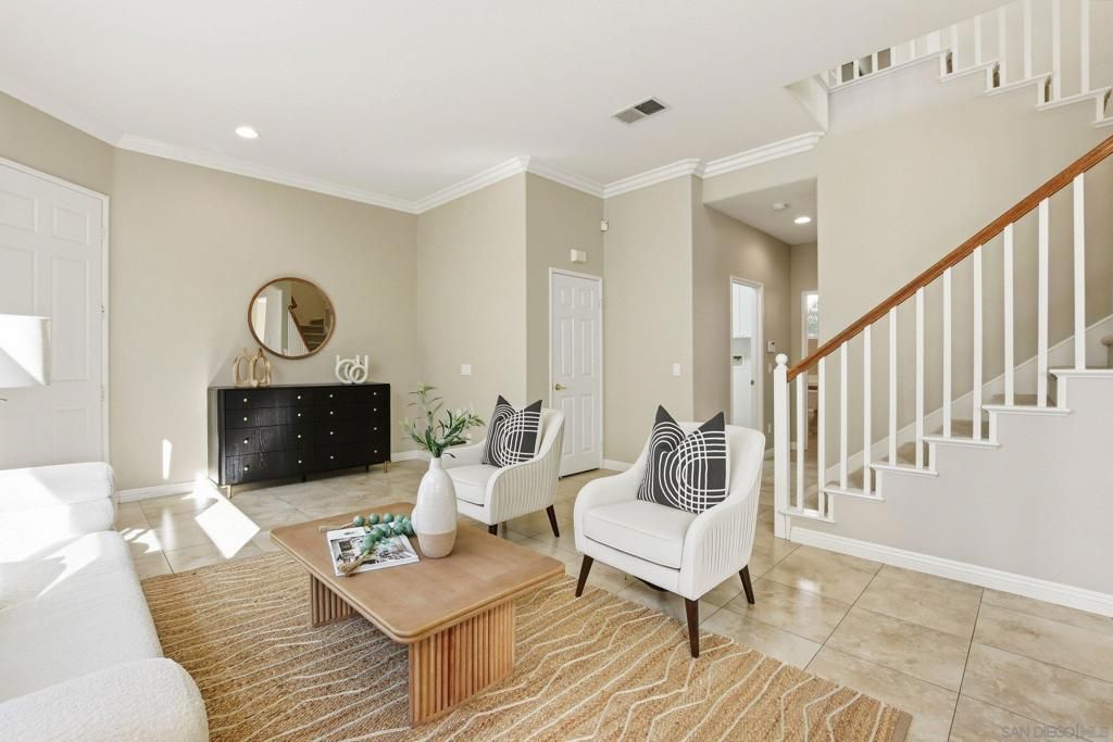 Image 17 of property listing at 10648 Briarlake Woods Dr, San Diego, CA 92130