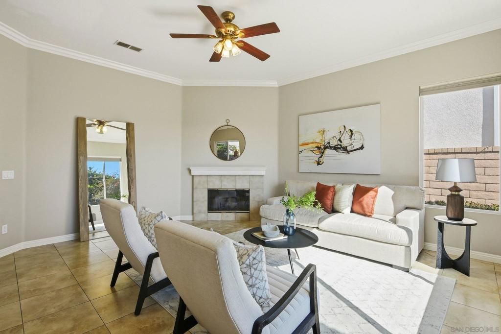 Image 21 of property listing at 10648 Briarlake Woods Dr, San Diego, CA 92130