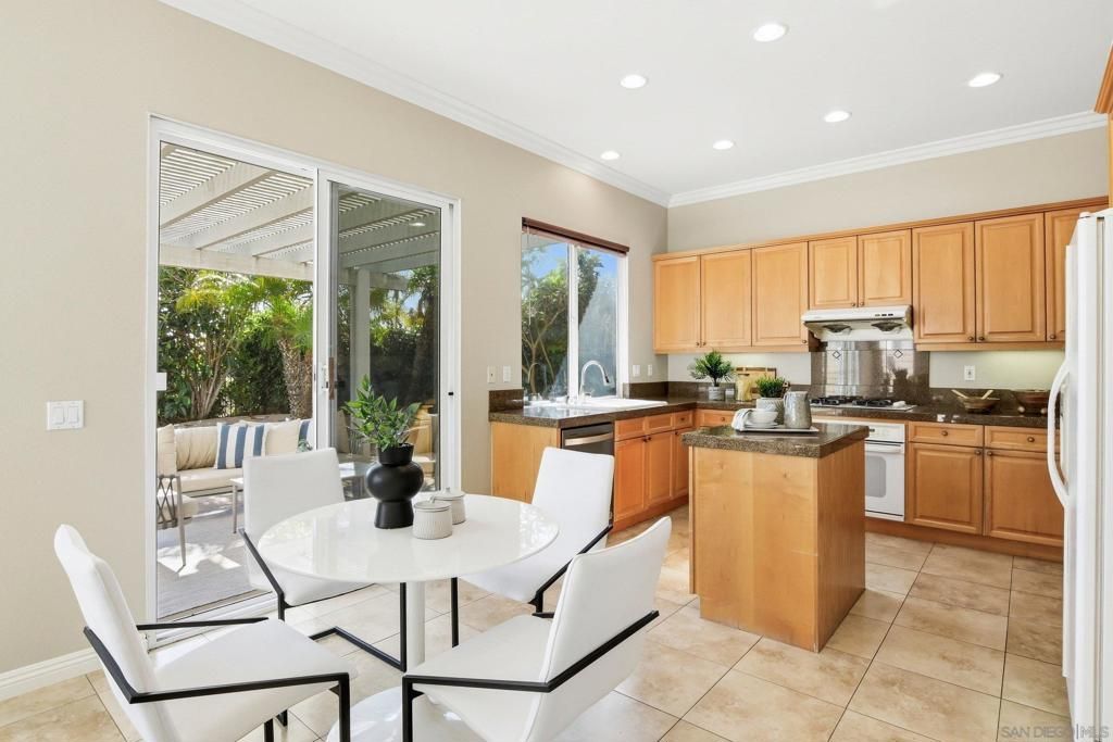 Image 26 of property listing at 10648 Briarlake Woods Dr, San Diego, CA 92130