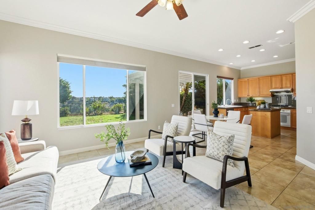 Image 28 of property listing at 10648 Briarlake Woods Dr, San Diego, CA 92130