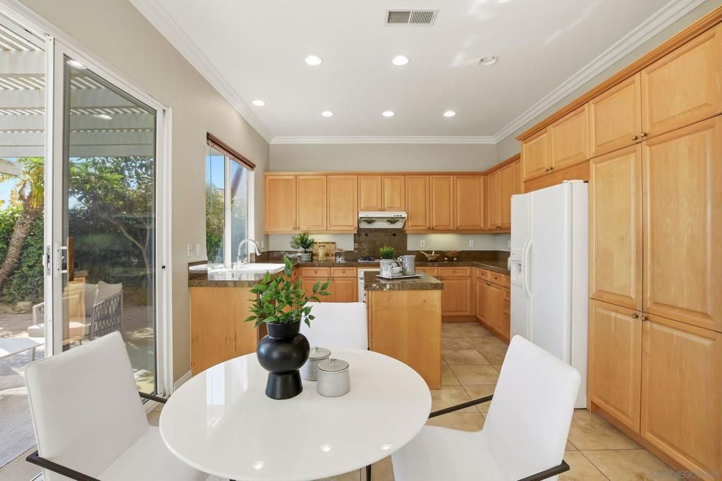 Image 29 of property listing at 10648 Briarlake Woods Dr, San Diego, CA 92130
