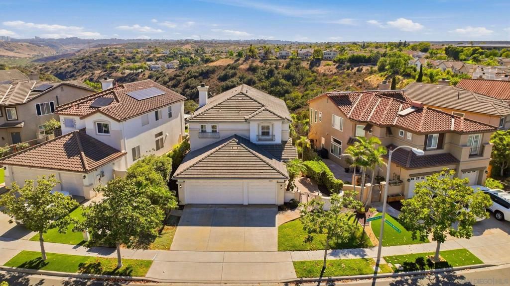Image 57 of property listing at 10648 Briarlake Woods Dr, San Diego, CA 92130
