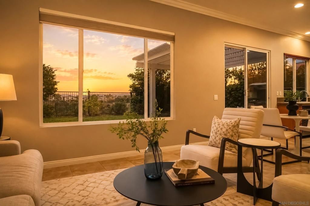 Image 9 of property listing at 10648 Briarlake Woods Dr, San Diego, CA 92130