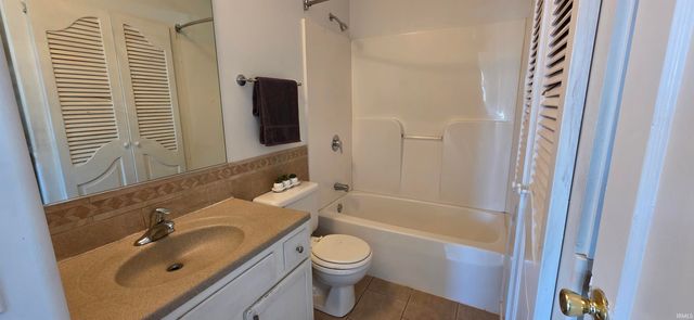 1201 S Rotherwood Avenue, Evansville, IN 47714