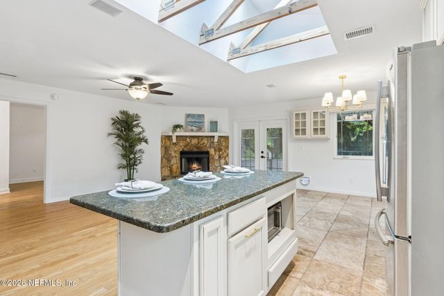 909 16TH Street N, Jacksonville Beach, FL 32250