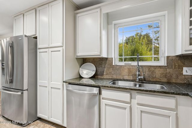 909 16TH Street N, Jacksonville Beach, FL 32250