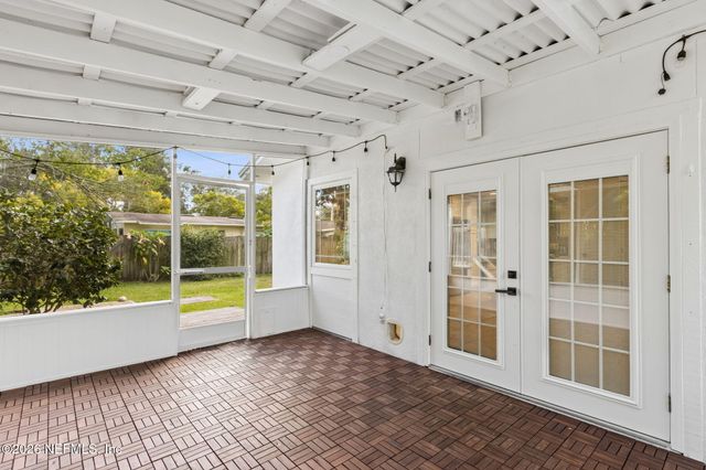 909 16TH Street N, Jacksonville Beach, FL 32250