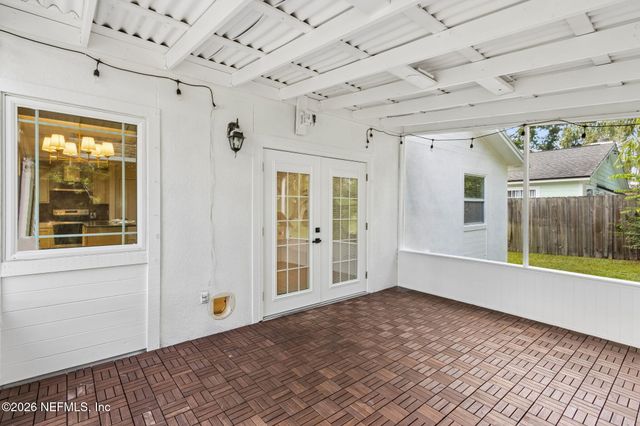 909 16TH Street N, Jacksonville Beach, FL 32250