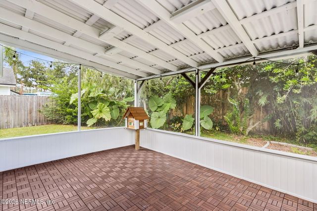 909 16TH Street N, Jacksonville Beach, FL 32250