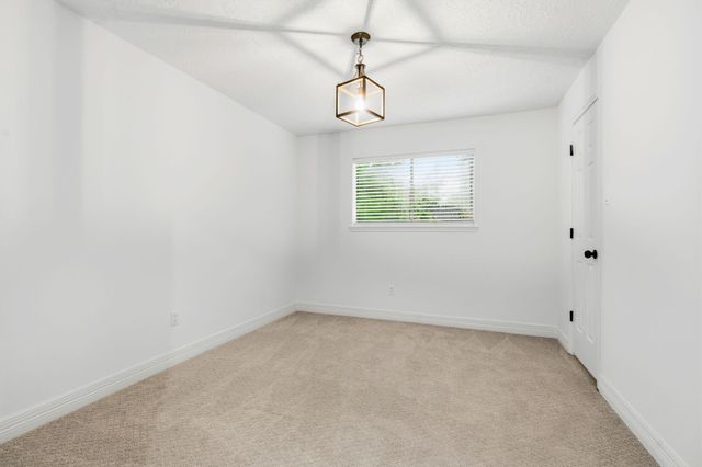 5 Thornhedge Court, The Woodlands, TX 77381