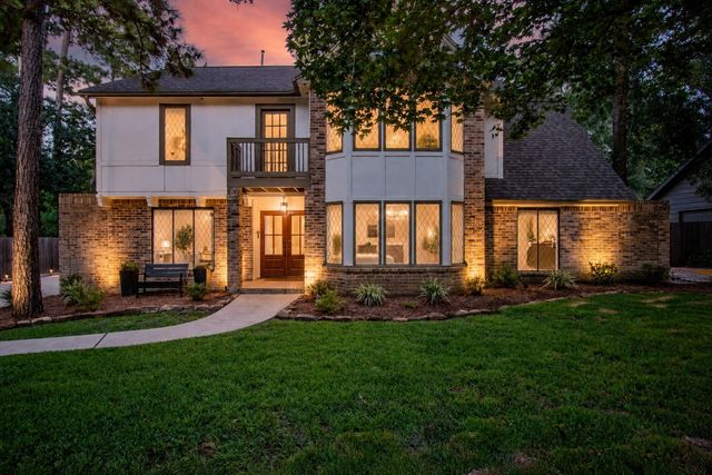 5 Thornhedge Court, The Woodlands, TX 77381