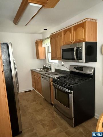 15 Congress Street, Dumont, NJ 07628