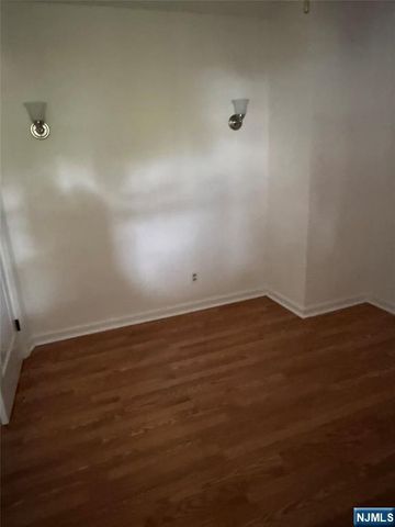 15 Congress Street, Dumont, NJ 07628